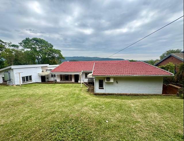 4 BEDROOM HOUSE FOR SALE IN PRESTBURY